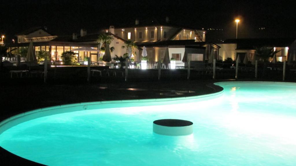 Hotel & Resort Le Colombare フォリーニョ エクステリア 写真