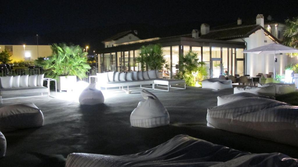 Hotel & Resort Le Colombare フォリーニョ エクステリア 写真