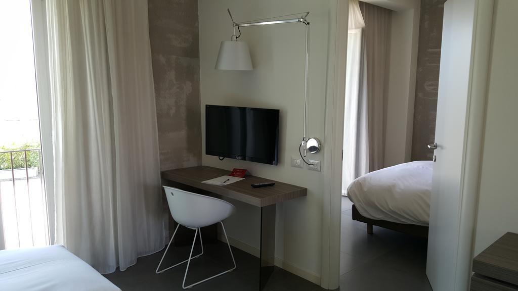 Hotel & Resort Le Colombare フォリーニョ エクステリア 写真