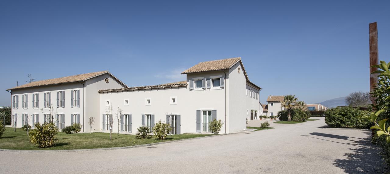 Hotel & Resort Le Colombare フォリーニョ エクステリア 写真