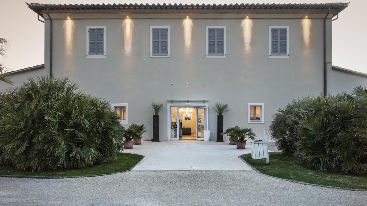 Hotel & Resort Le Colombare フォリーニョ エクステリア 写真