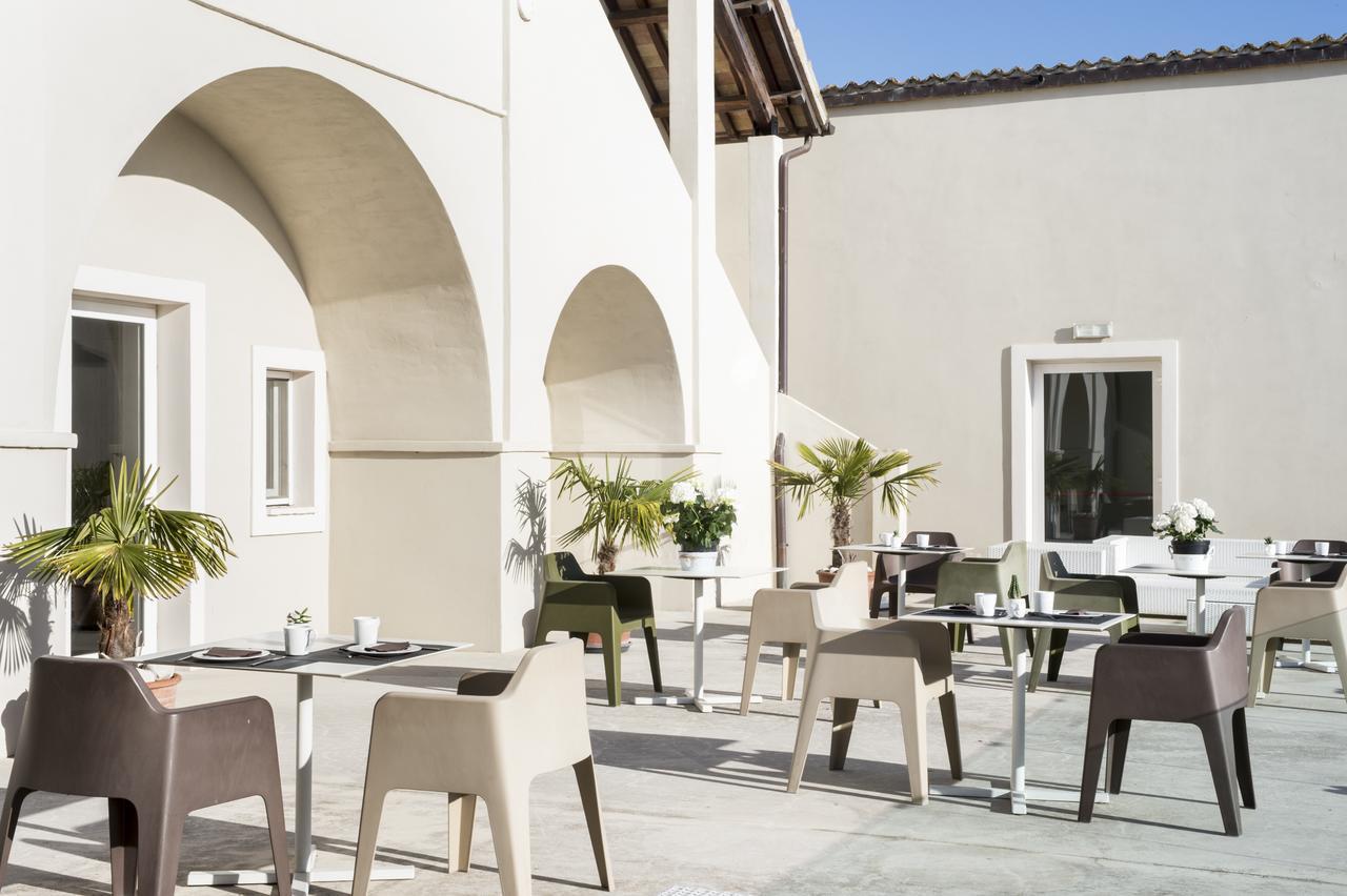 Hotel & Resort Le Colombare フォリーニョ エクステリア 写真